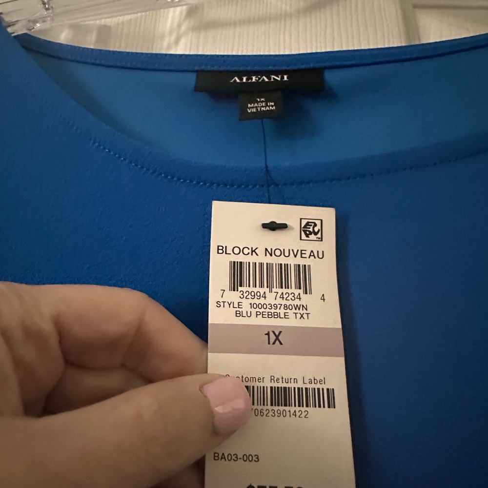 Alfani asymmetrical Vibrant Blue/Black Colorblock top with black/white print NWT - Picture 2 of 4